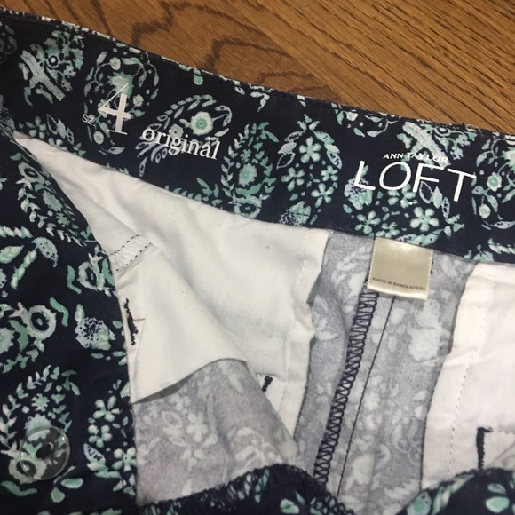LOFT (Ann Taylor) Patterned Shorts - Size 4 - Picture 4 of 8